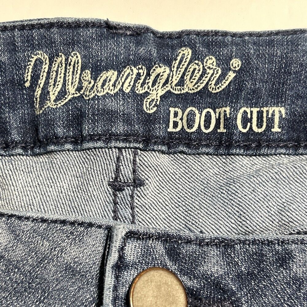 Wrangler Boot Cut Womens Jeans Medium Wash 13x30 Denim Stretch - Picture 9 of 14